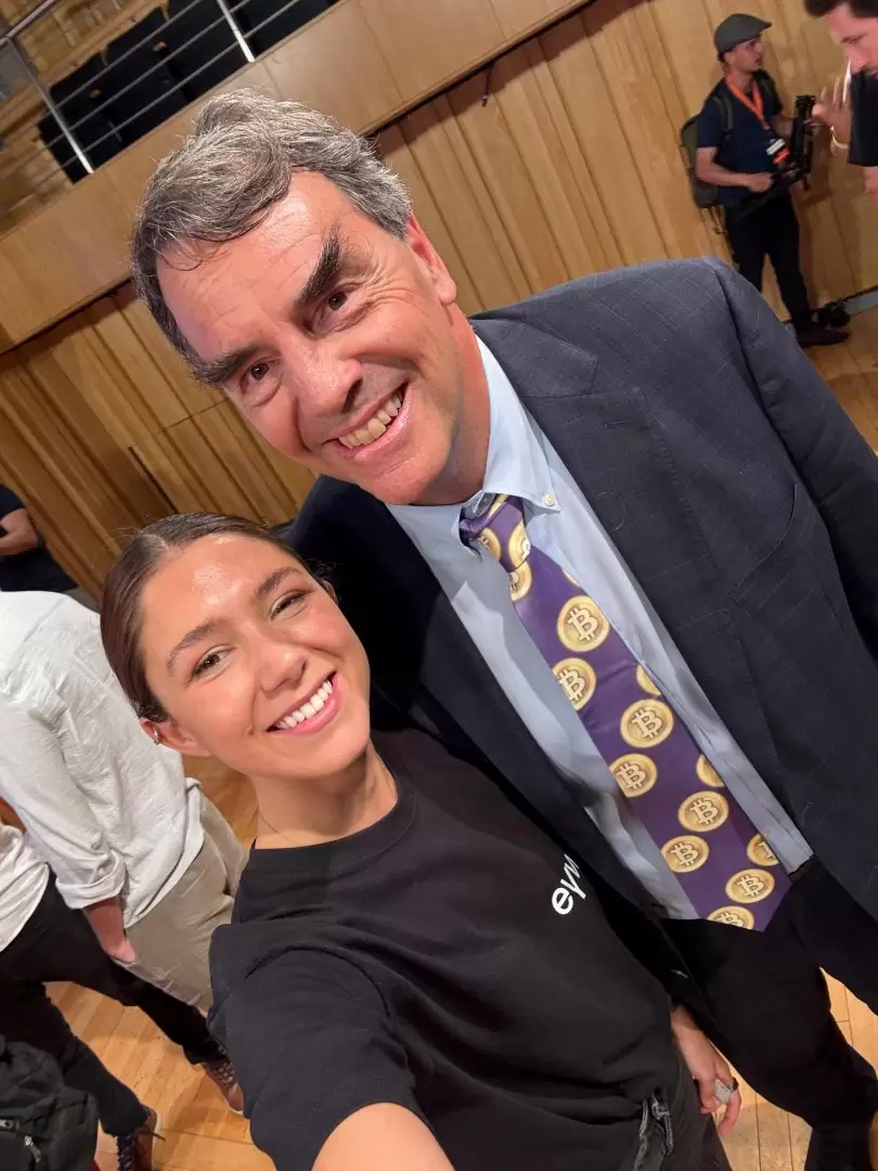 Victoria Costa Paz con Tim Draper